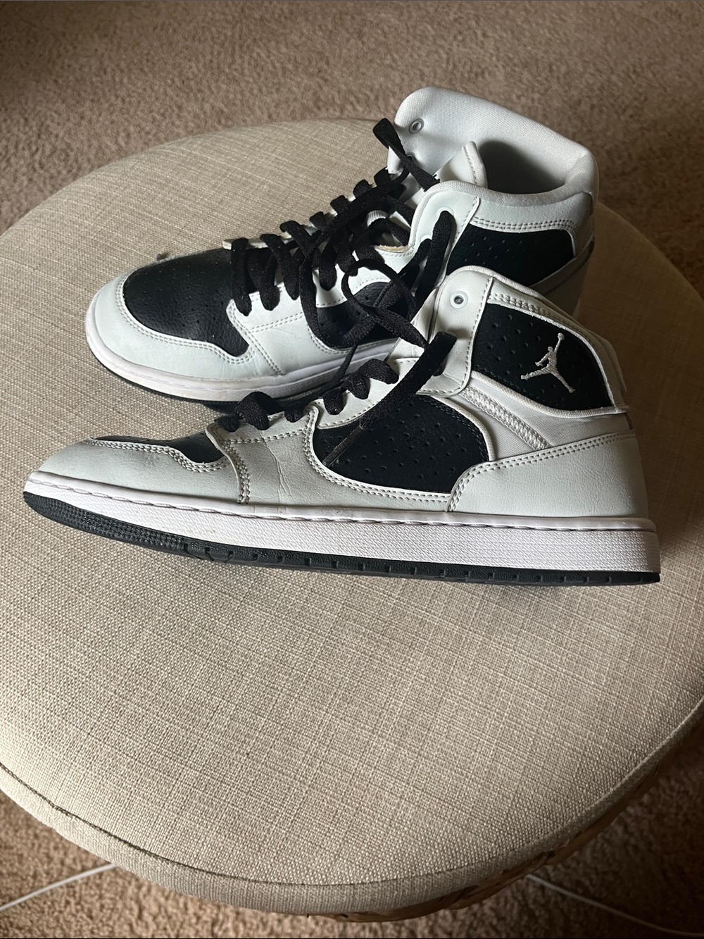 NIKE JORDANS - black / white size 8.5 men’s.. never worn